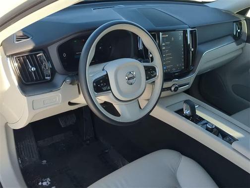 2025 Volvo XC60 Plug-In Hybrid T8 Core