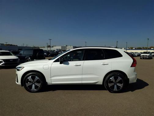 2025 Volvo XC60 Plug-In Hybrid T8 Core