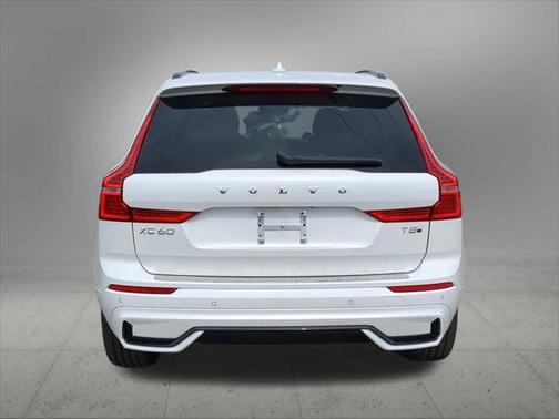 2025 Volvo XC60 Plug-In Hybrid T8 Plus