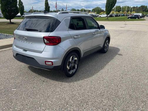 2021 Hyundai VENUE SEL
