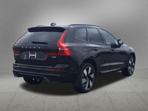 2025 Volvo XC60 Plug-In Hybrid Plus