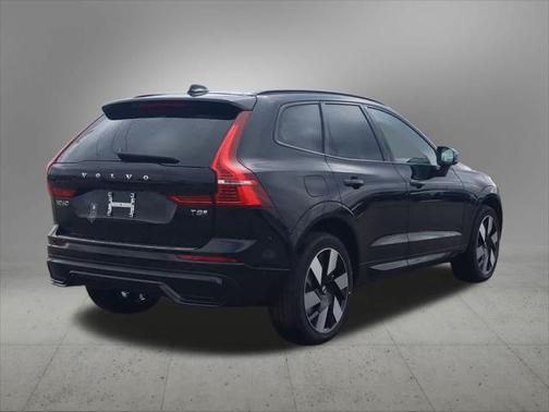 2025 Volvo XC60 Plug-In Hybrid Plus