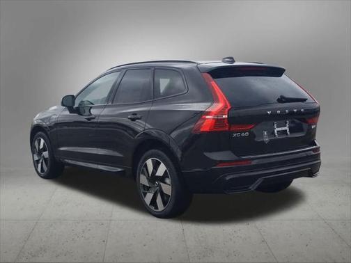 2025 Volvo XC60 Plug-In Hybrid Plus