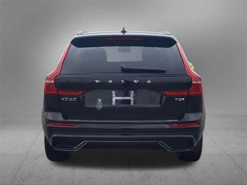 2025 Volvo XC60 Plug-In Hybrid Plus