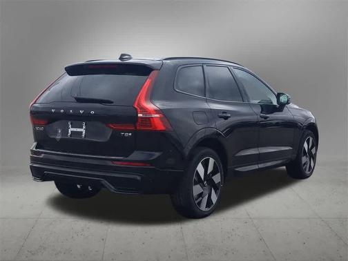 2025 Volvo XC60 Plug-In Hybrid Plus