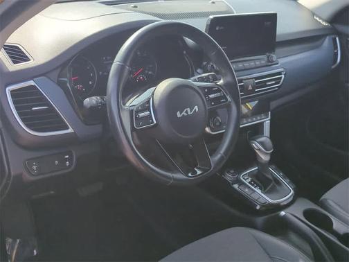 2022 Kia Seltos S