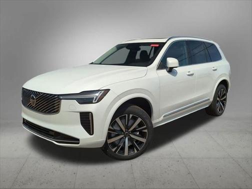 2025 Volvo XC90 B5 Core