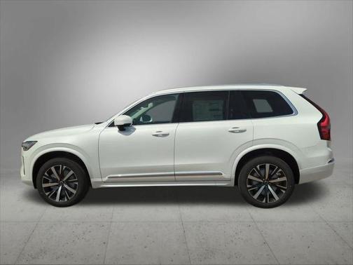 2025 Volvo XC90 B5 Core