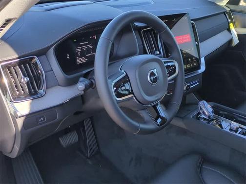2026 Volvo XC90 B6 Ultra 7-Seater