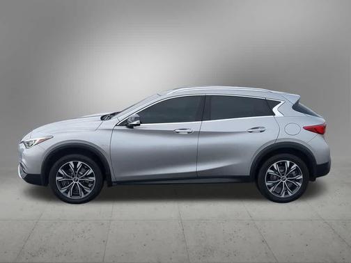 2018 INFINITI QX30 ESSENTIAL
