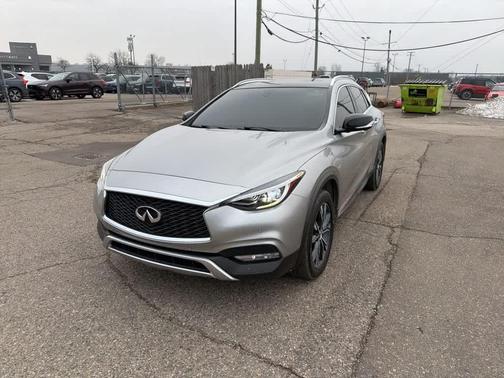 2018 INFINITI QX30 ESSENTIAL