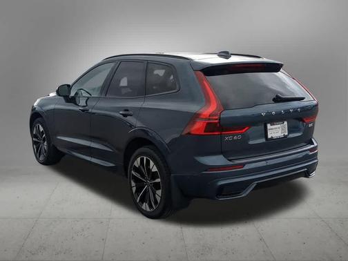 2026 Volvo XC60 B5 Plus