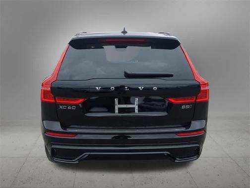 2025 Volvo XC60 B5 Core