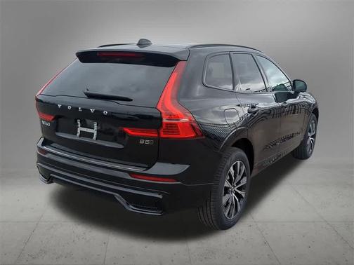 2025 Volvo XC60 B5 Core