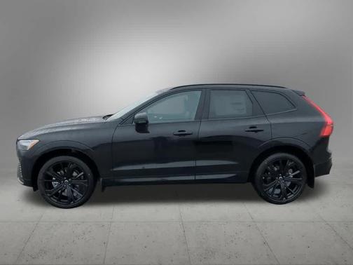 2026 Volvo XC60 B5 Ultra Black Edition