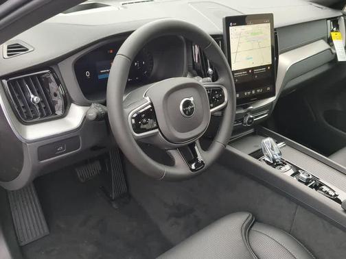 2026 Volvo XC60 B5 Ultra Black Edition