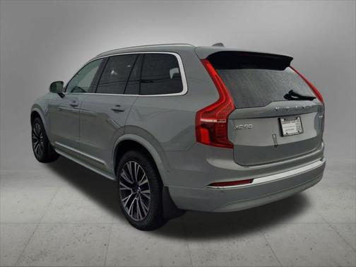 2025 Volvo XC90 Plug-In Hybrid T8 Plus 7-Seater