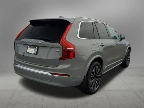2025 Volvo XC90 Plug-In Hybrid T8 Plus 7-Seater