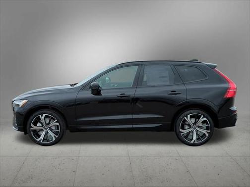 2025 Volvo XC60 B5 Ultra
