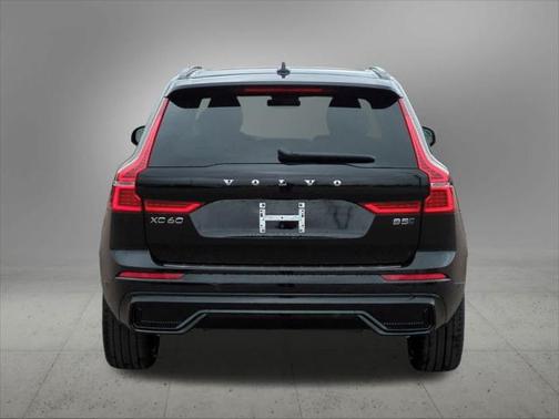 2025 Volvo XC60 B5 Ultra