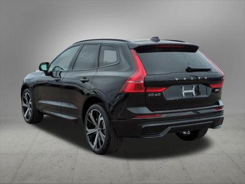 2025 Volvo XC60 B5 Ultra