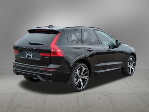 2025 Volvo XC60 B5 Ultra