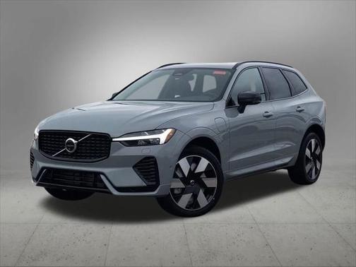 2025 Volvo XC60 Plug-In Hybrid T8 Plus