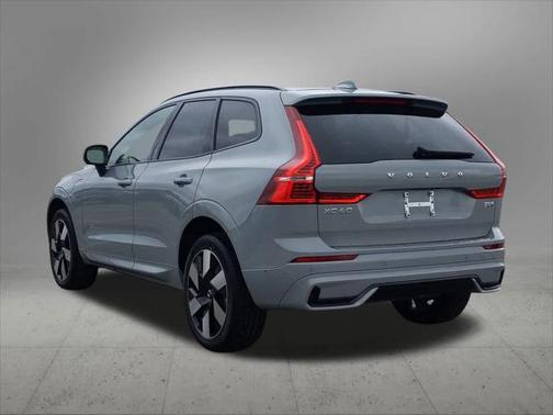 2025 Volvo XC60 Plug-In Hybrid T8 Plus