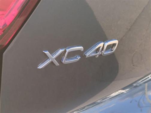 2026 Volvo XC40 B5 Plus