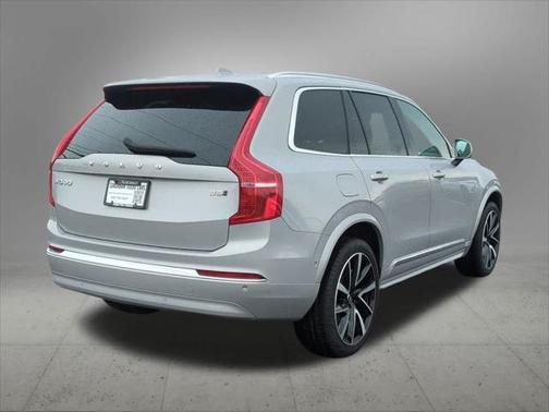 2024 Volvo XC90 B5 Plus Bright Theme