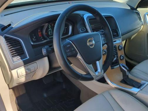 2014 Volvo XC60 T6 R-Design