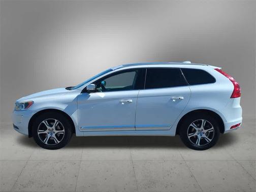 2014 Volvo XC60 T6 R-Design