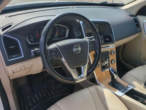 2014 Volvo XC60 T6 R-Design