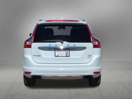 2014 Volvo XC60 T6 R-Design