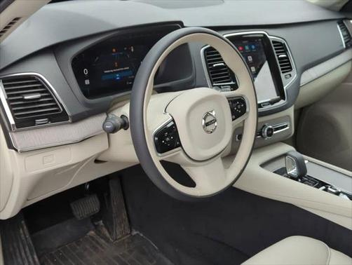2025 Volvo XC90 B6 Plus 7-Seater