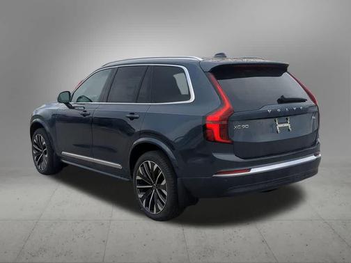 Denim Blue Metallic 2026 Volvo XC90 Ultra, B6 AWD Gas (mild hybrid), Gasoline, Bright, 7 Seats