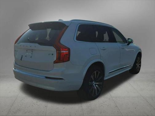 2025 Volvo XC90 B5 Core