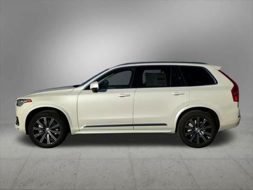 2025 Volvo XC90 B5 Core