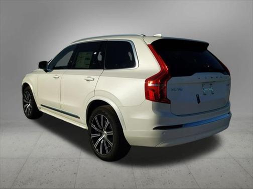 2025 Volvo XC90 B5 Core