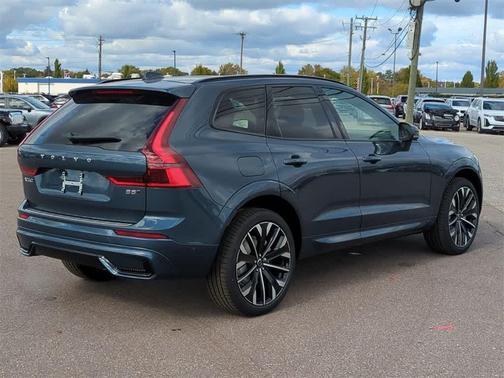 2026 Volvo XC60 B5 Ultra