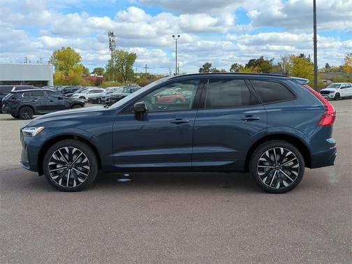 2026 Volvo XC60 B5 Ultra
