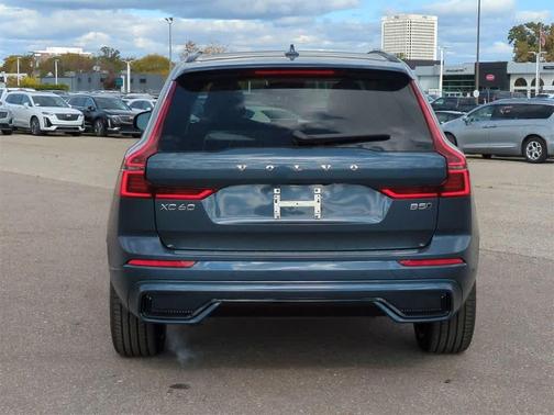 2026 Volvo XC60 B5 Ultra