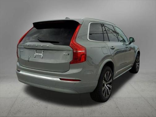 2025 Volvo XC90 B6 Plus 7-Seater