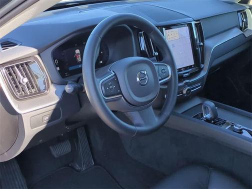 2023 Volvo XC60 B5 Core