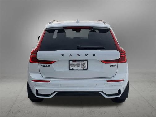 2026 Volvo XC60 B5 Ultra Black Edition