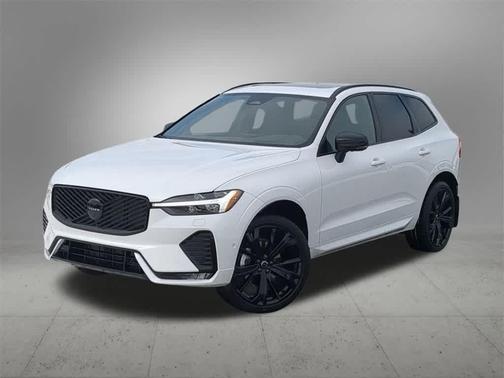 2026 Volvo XC60 B5 Ultra Black Edition