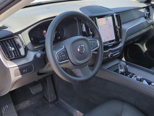 2025 Volvo XC60 B5 Core
