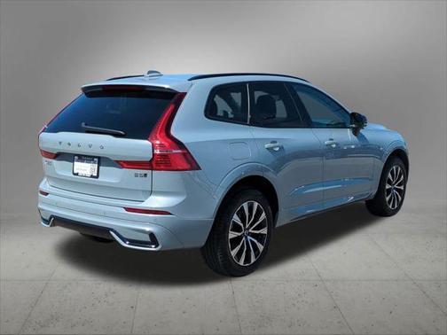 2025 Volvo XC60 B5 Core