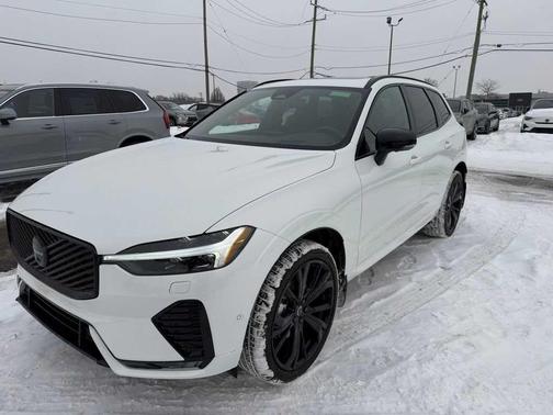 2026 Volvo XC60 B5 Ultra Black Edition