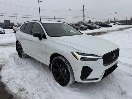 2026 Volvo XC60 B5 Ultra Black Edition